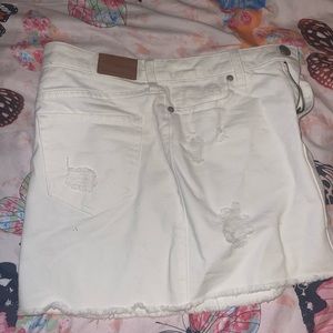 Aeropostale skirt , brand new , white color